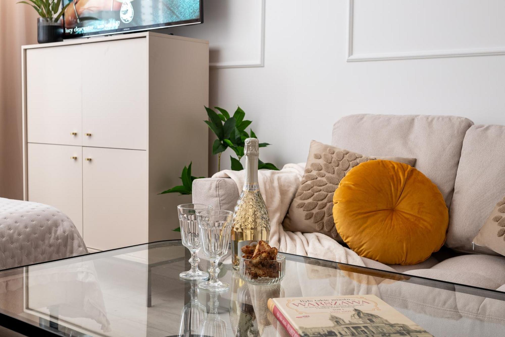 Apartment Air-conditioned Gatawaystudio 900m From Station, Parking On Site Warschau