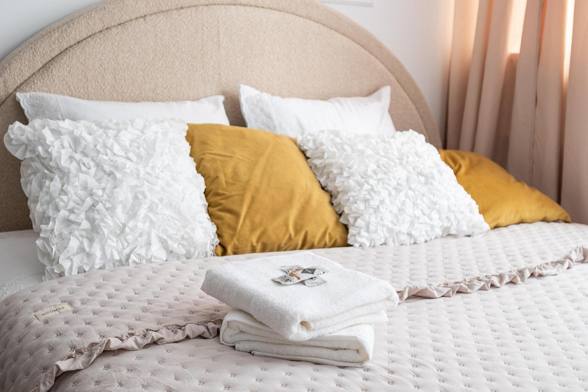 Apartment Air-conditioned Gatawaystudio 900m From Station, Parking On Site *