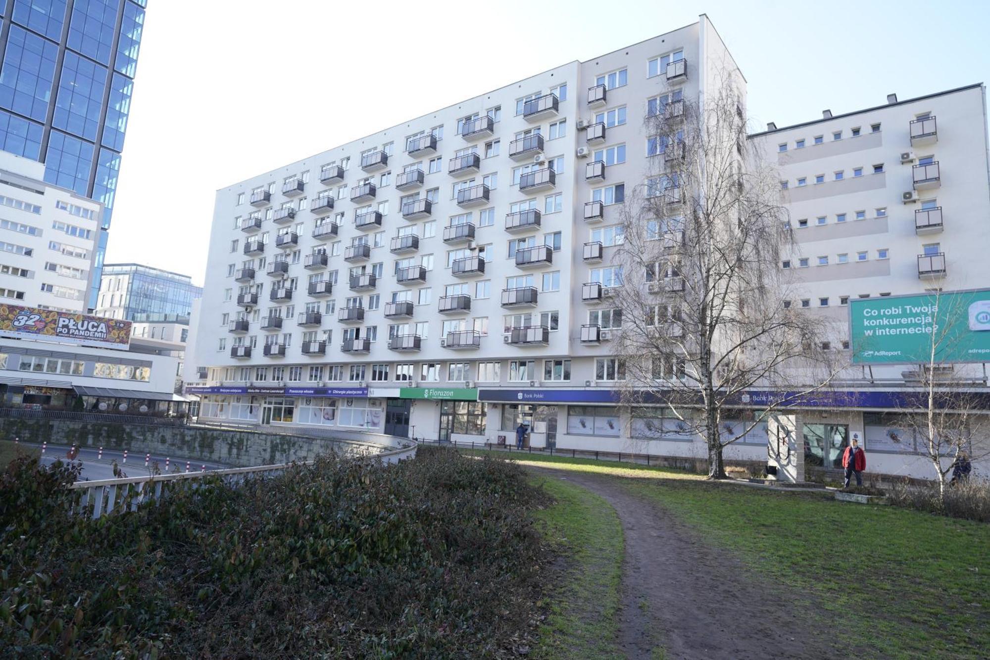 Apartment Gold 61 *