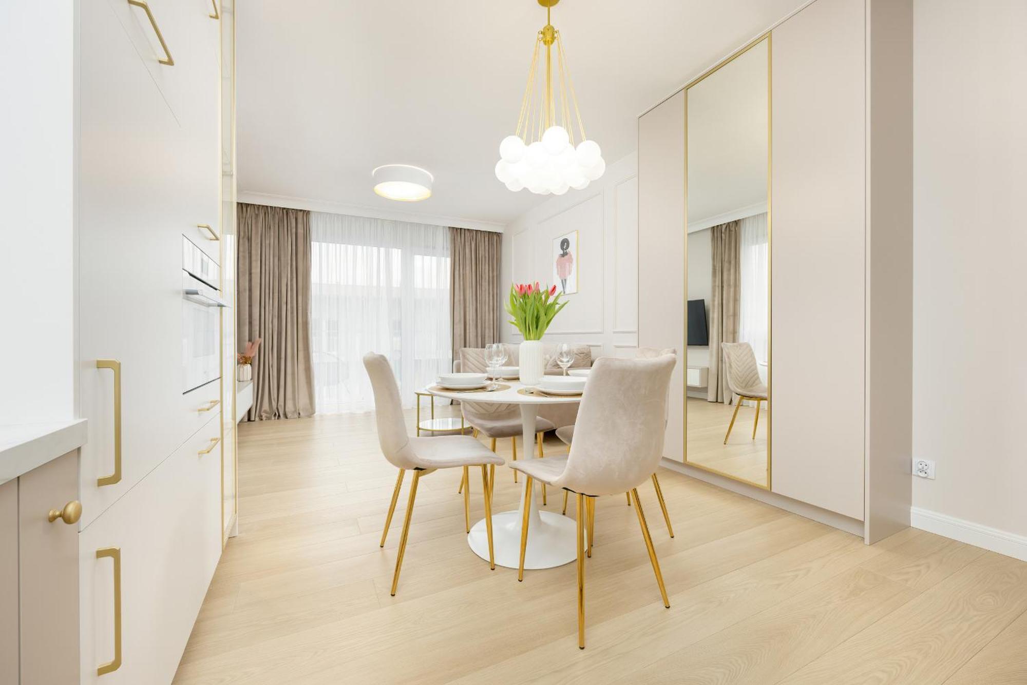 Stylish With Balcony 7th Floor By Renters