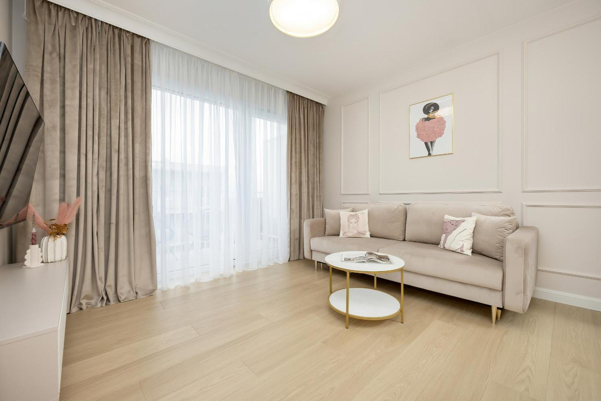 Apartment Stylish With Balcony 7th Floor By Renters