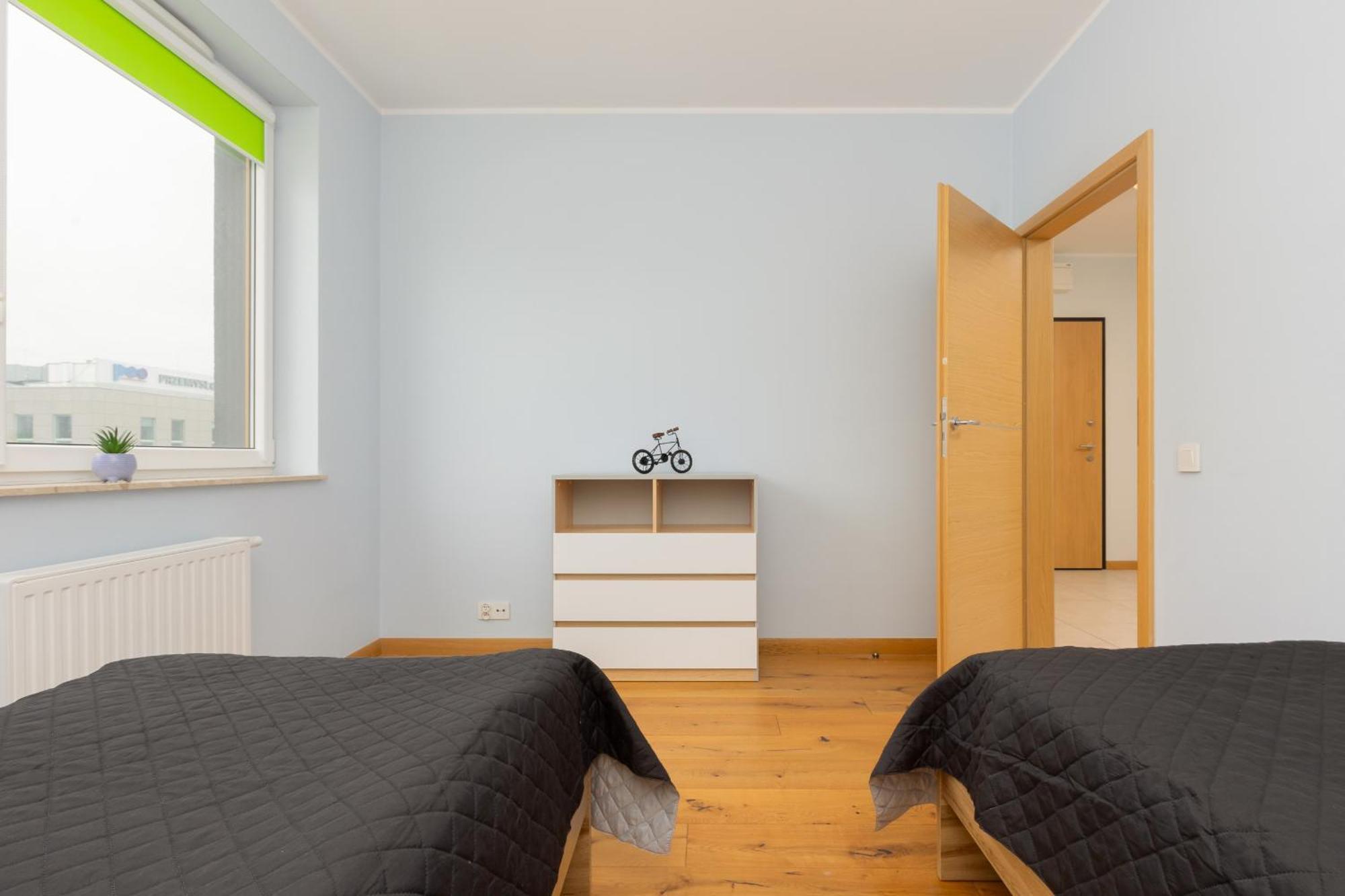 2 Bedroom Beautiful Surroundings Miedzyborska Street By Renters Apartamento *
