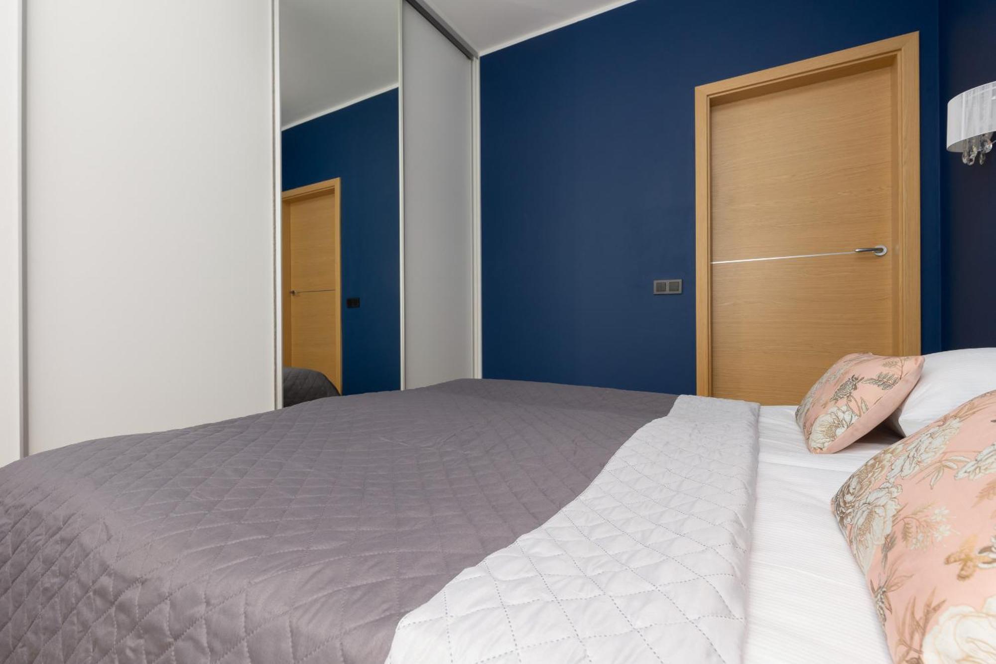2 Bedroom Beautiful Surroundings Miedzyborska Street By Renters Varsóvia