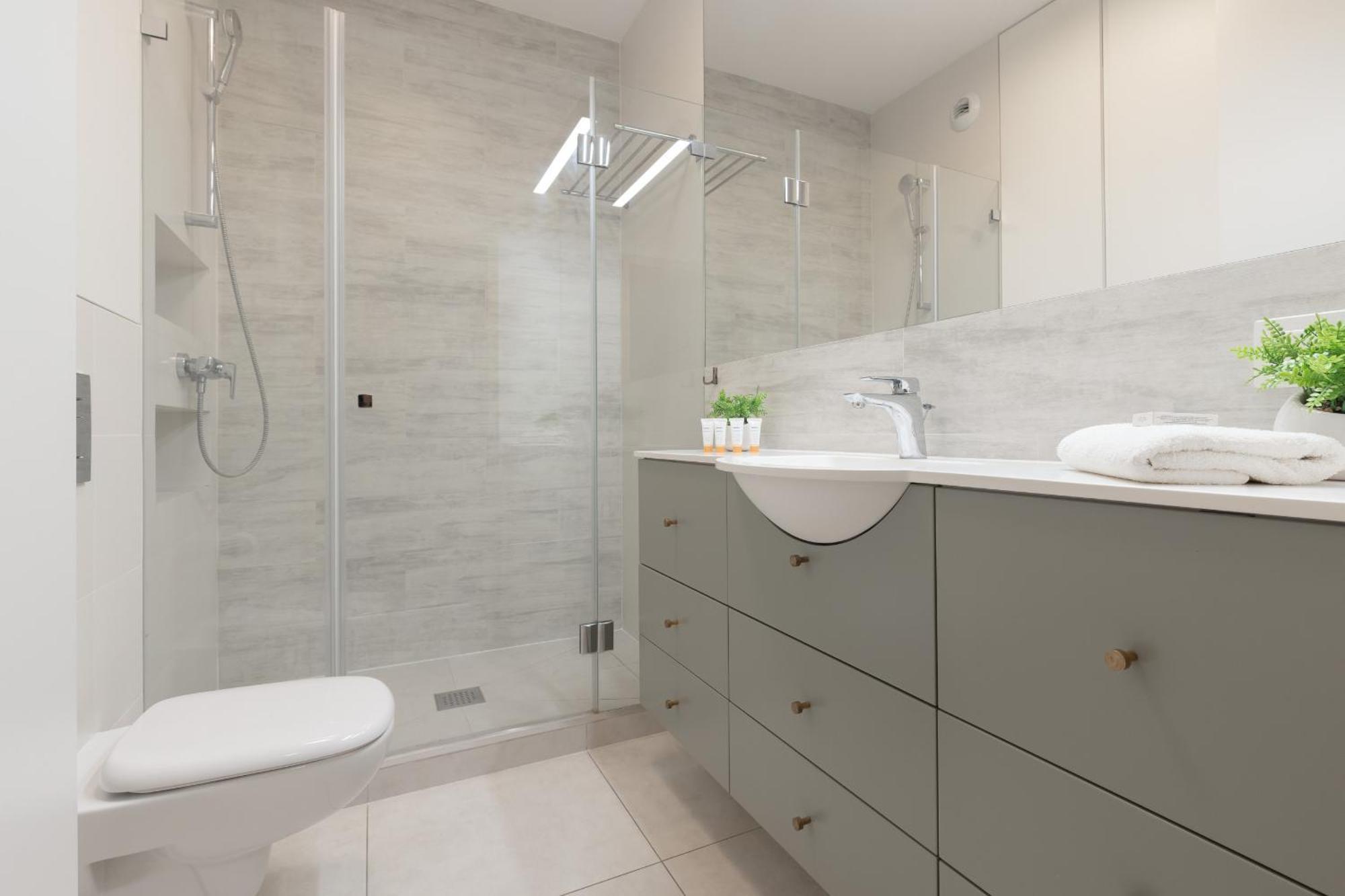 2 Bedroom Beautiful Surroundings Miedzyborska Street By Renters * Varsóvia
