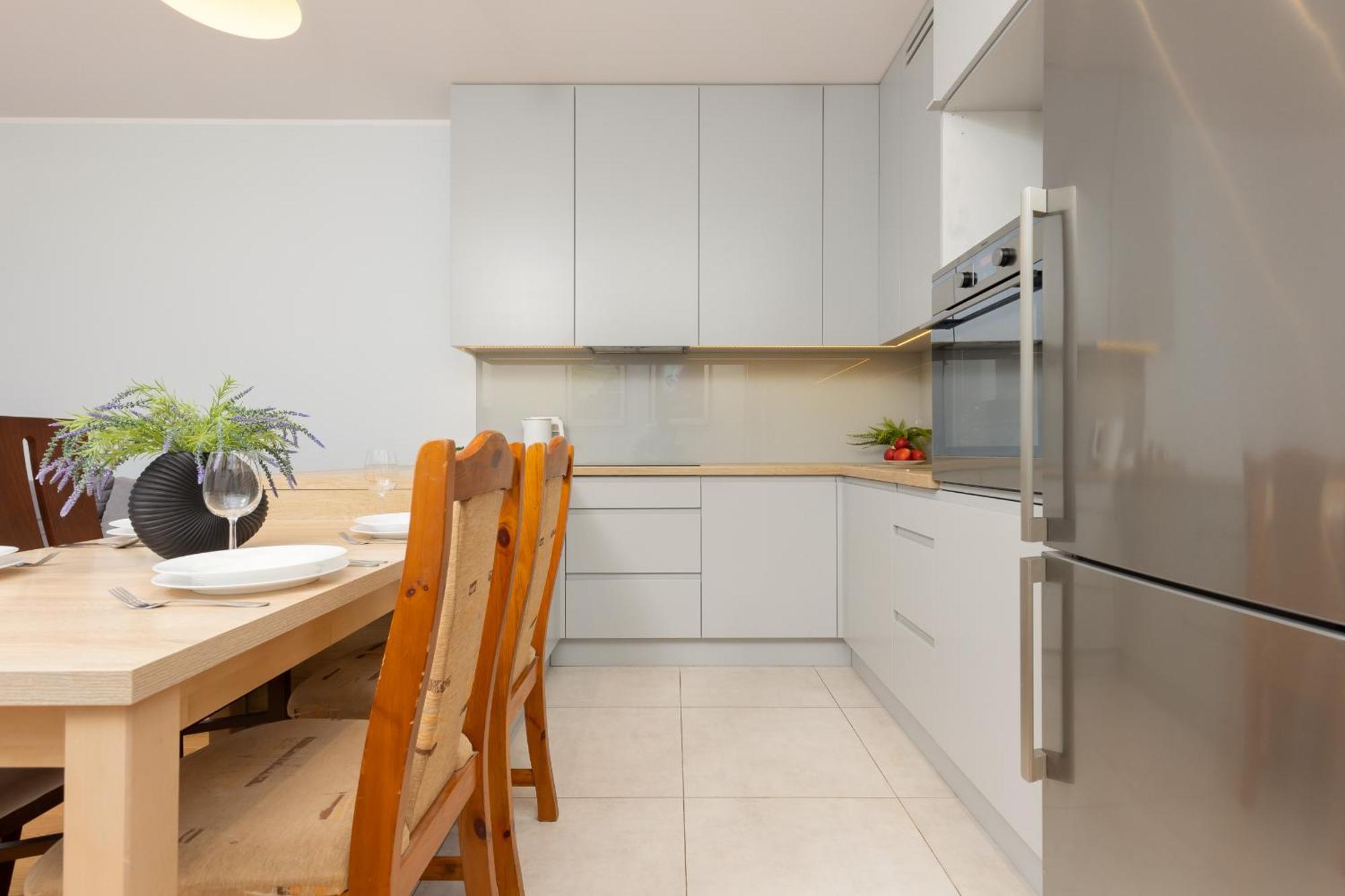 2 Bedroom Beautiful Surroundings Miedzyborska Street By Renters Apartamento *