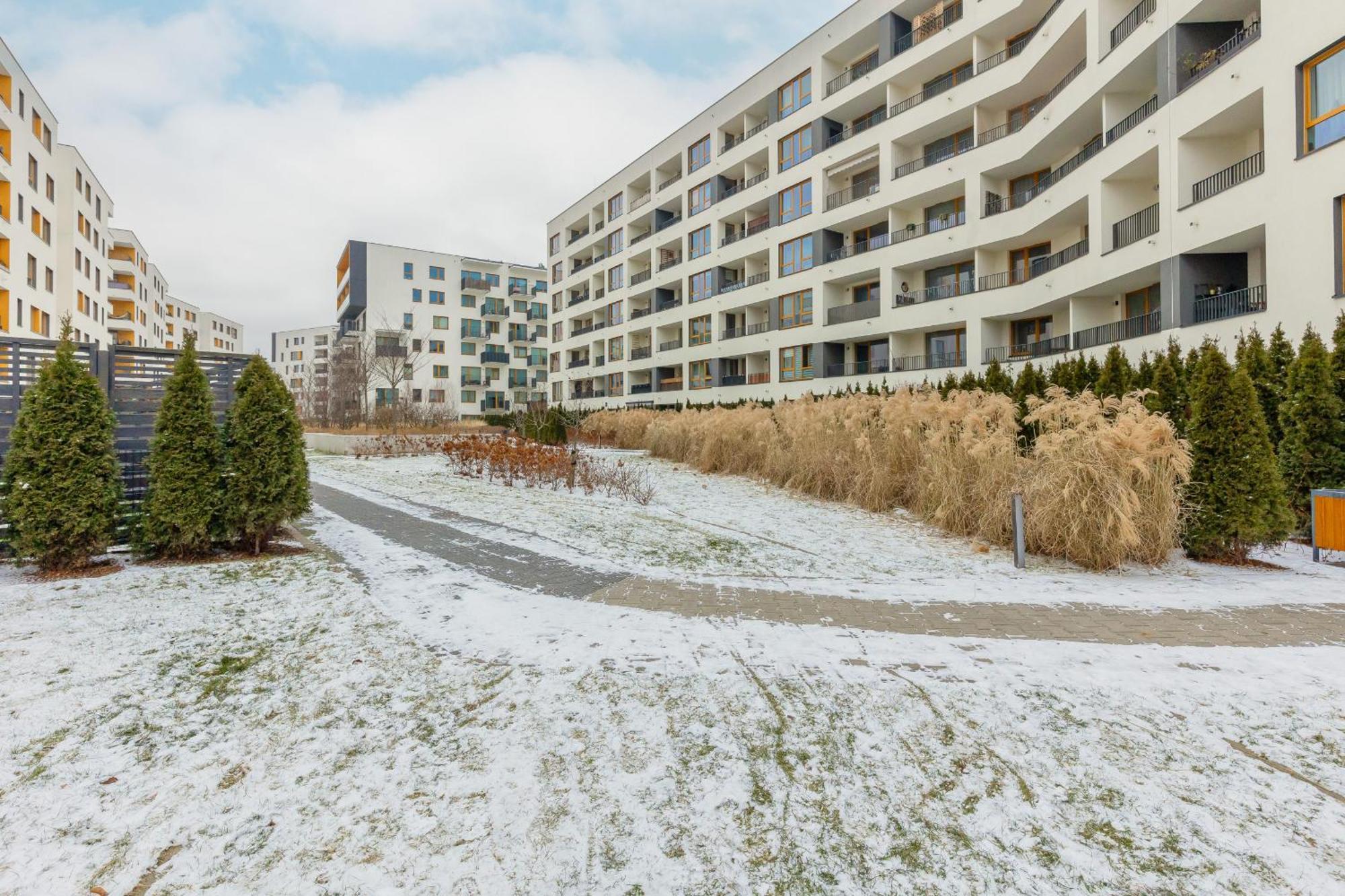 2 Bedroom Beautiful Surroundings Miedzyborska Street By Renters *