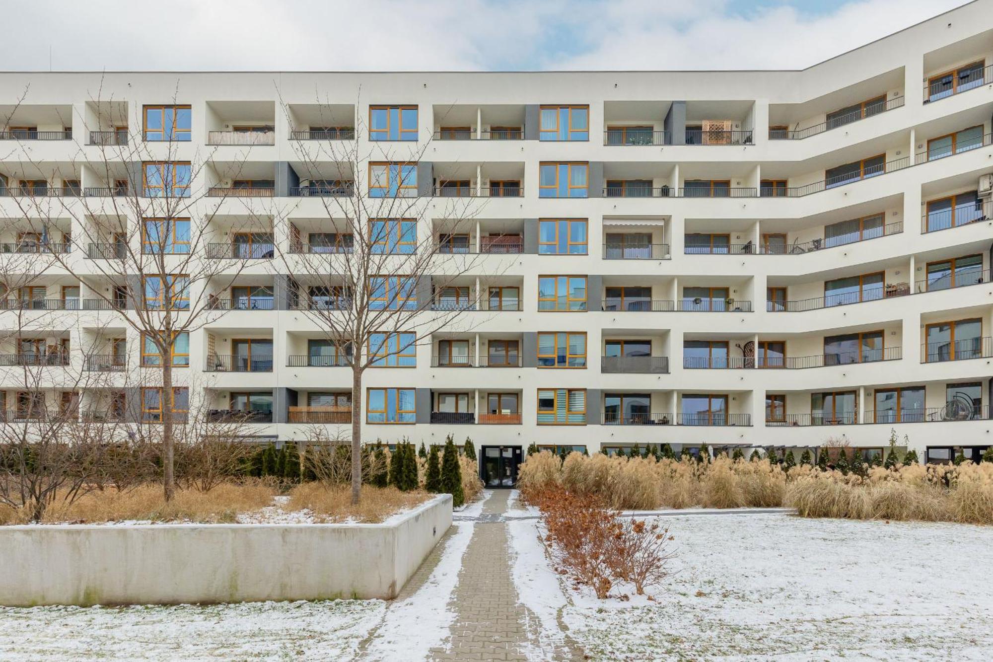 2 Bedroom Beautiful Surroundings Miedzyborska Street By Renters *