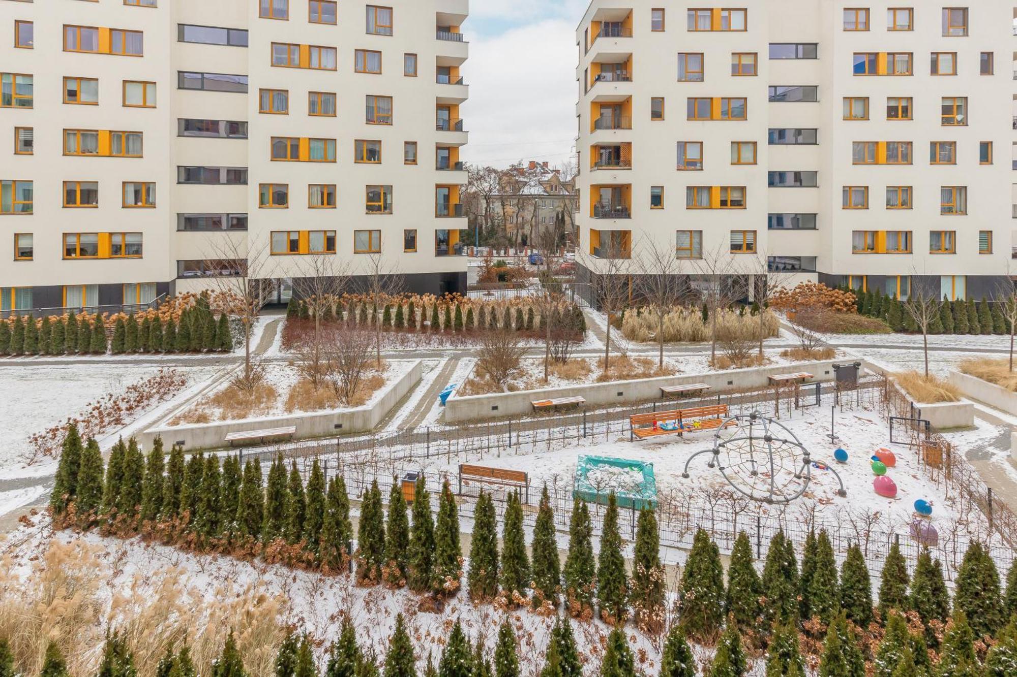 2 Bedroom Beautiful Surroundings Miedzyborska Street By Renters