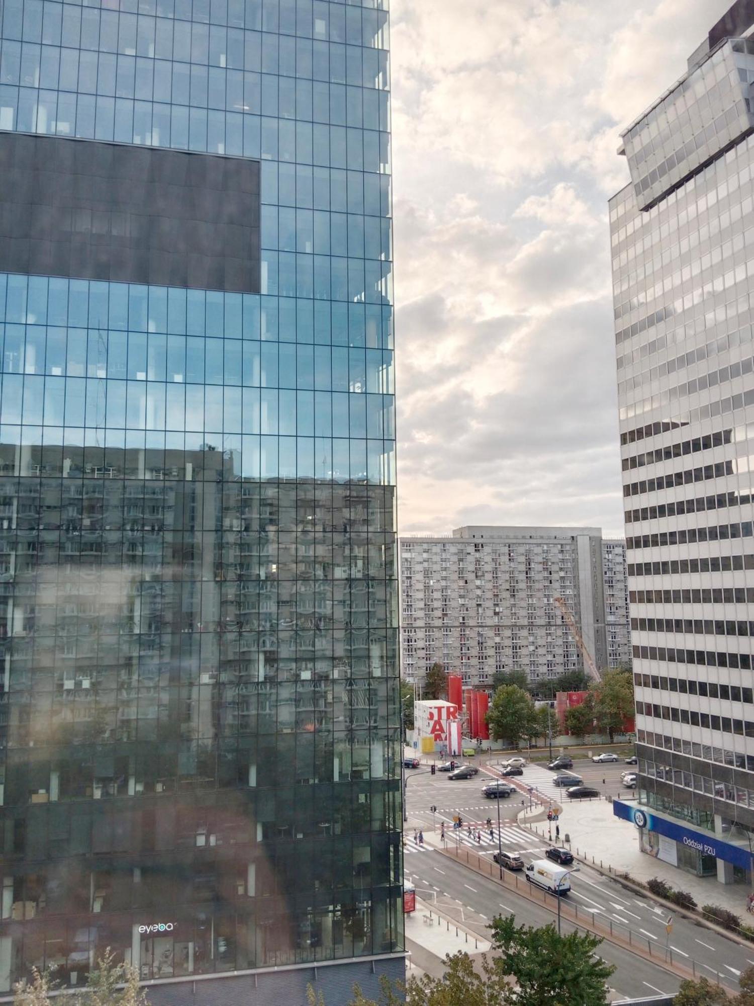 Center 918 B Tamars * Warsaw