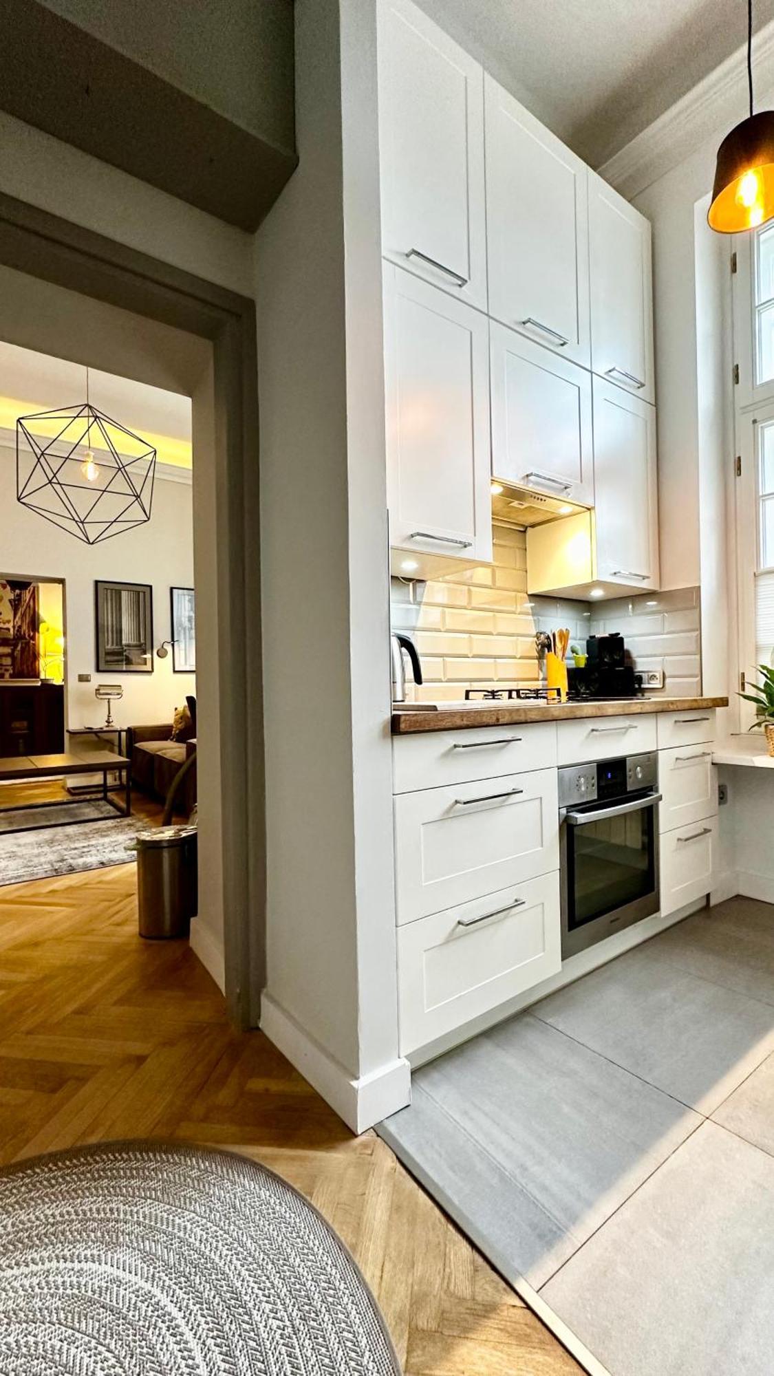 4m High In Heart Of Warsaw! Apartment