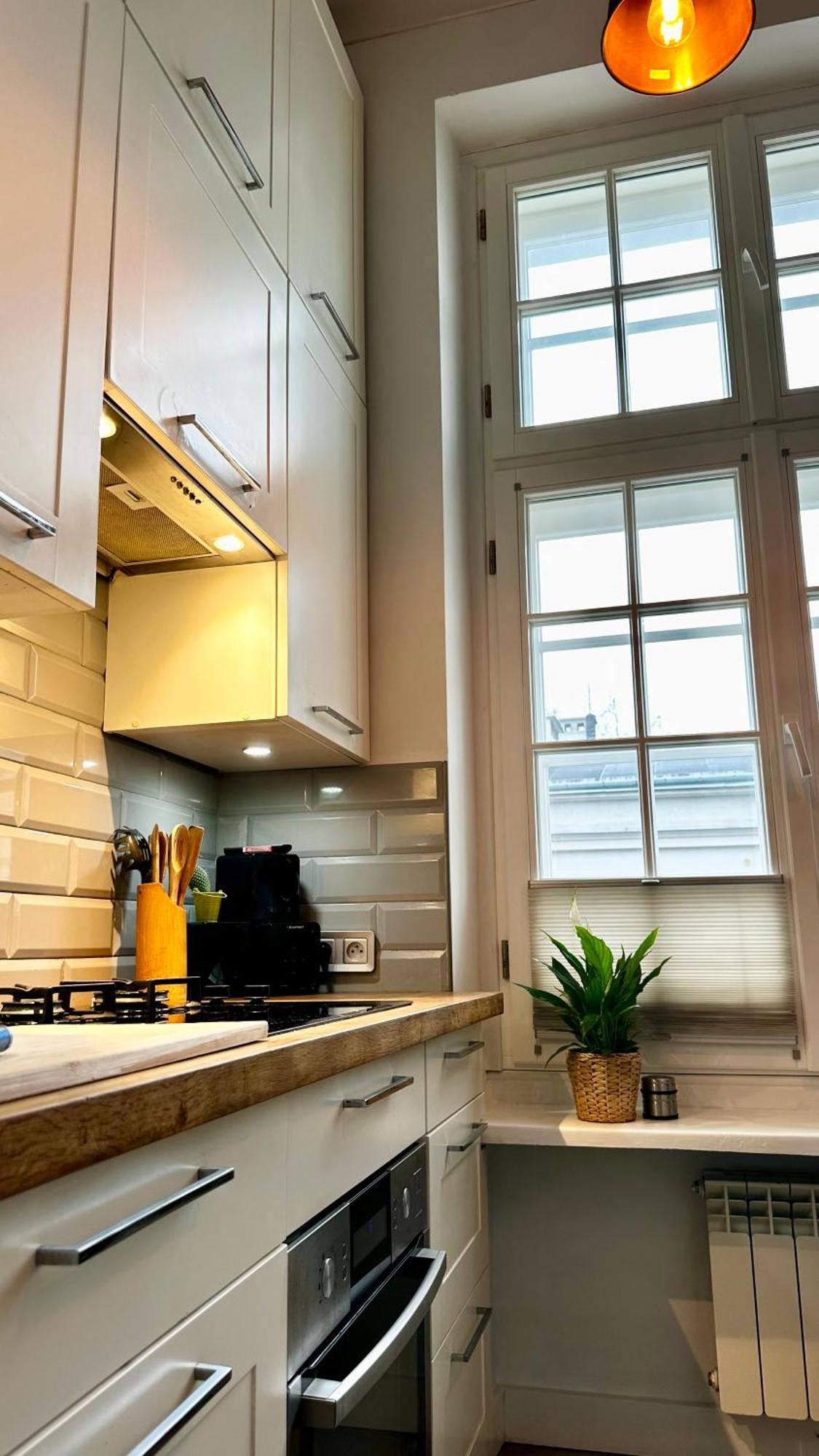 4m High In Heart Of Warsaw! Apartment