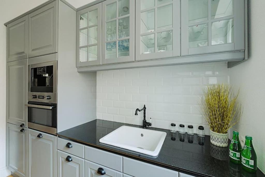 Place*unique Royal Route View*4 Bedrooms*6beds Warsaw