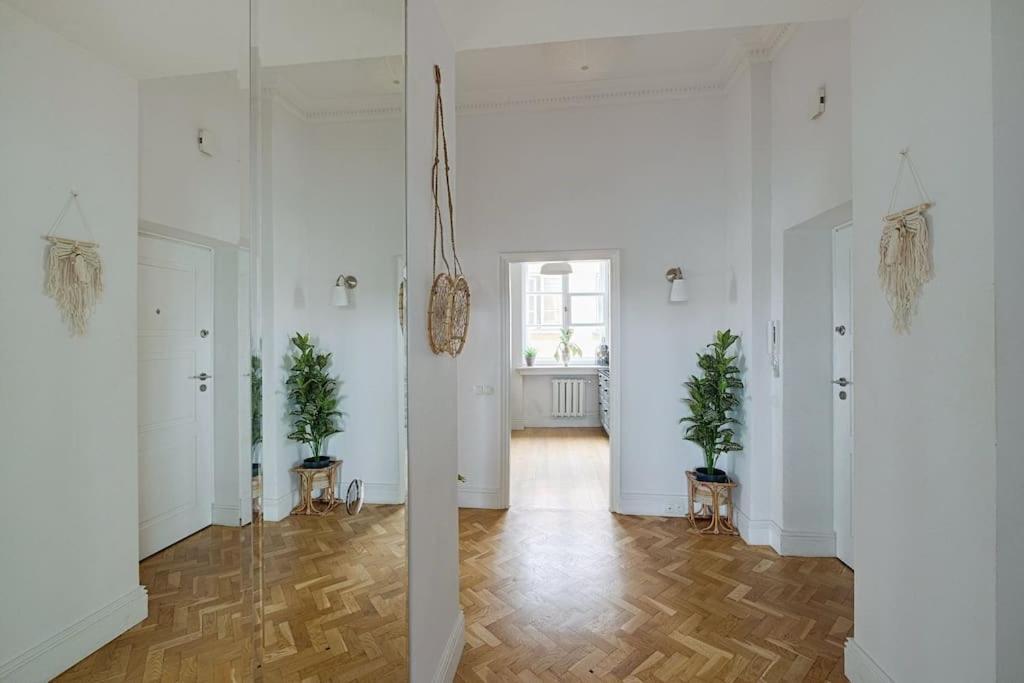 Place*unique Royal Route View*4 Bedrooms*6beds Apartment Warsaw