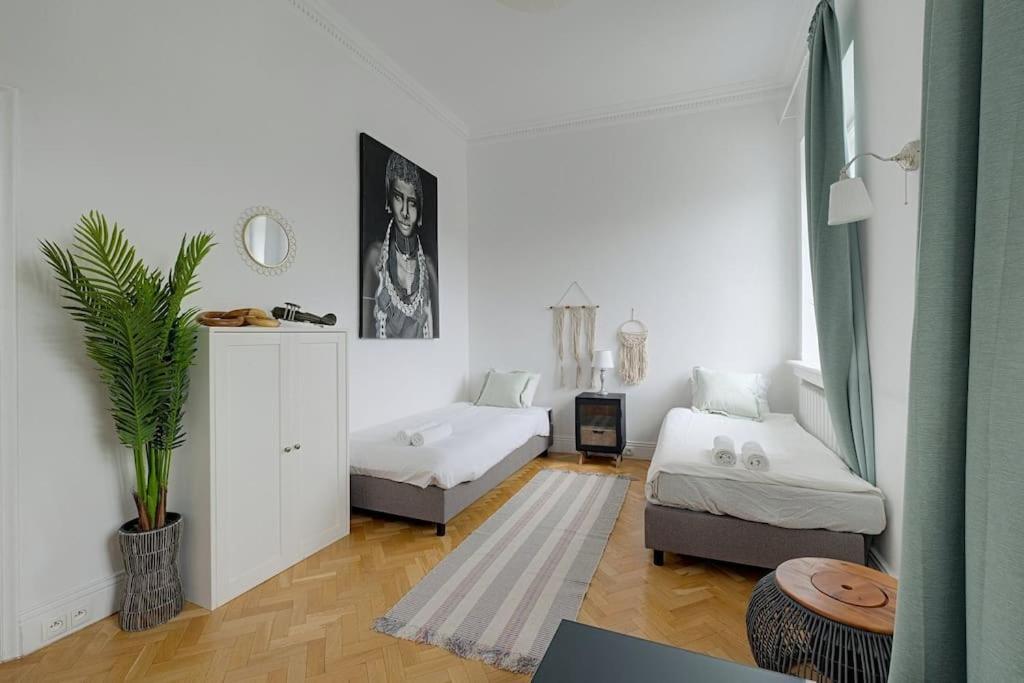Place*unique Royal Route View*4 Bedrooms*6beds Apartment *