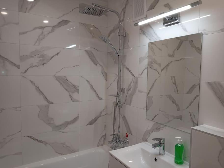 Center-zlota Str. Apartment Warschau
