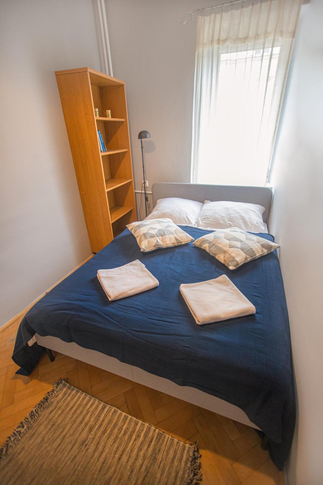 Apartment Hoza Str Apt. Great Location. Close To Everything. *