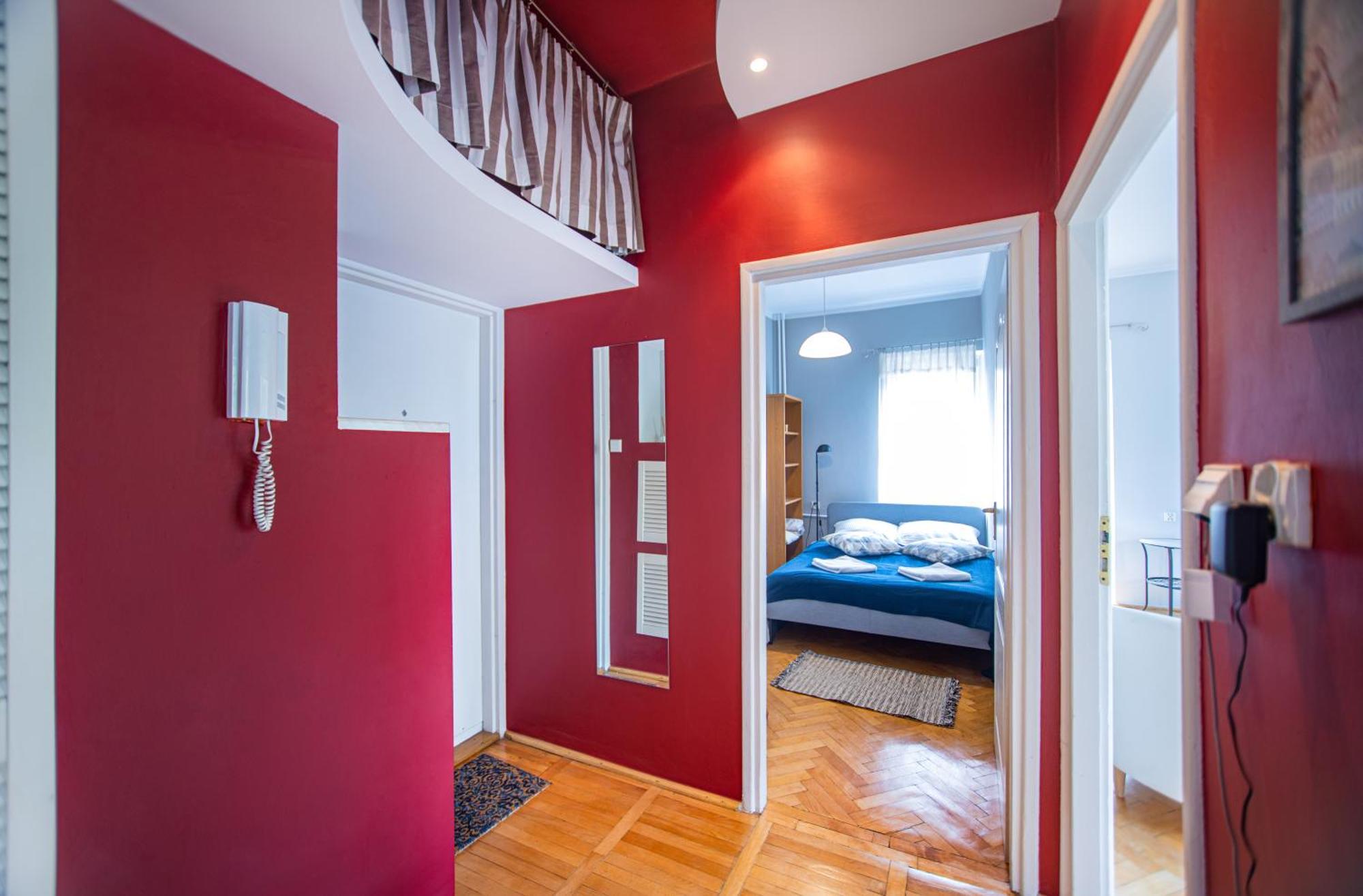 Hoza Str Apt. Great Location. Close To Everything. * Warsaw