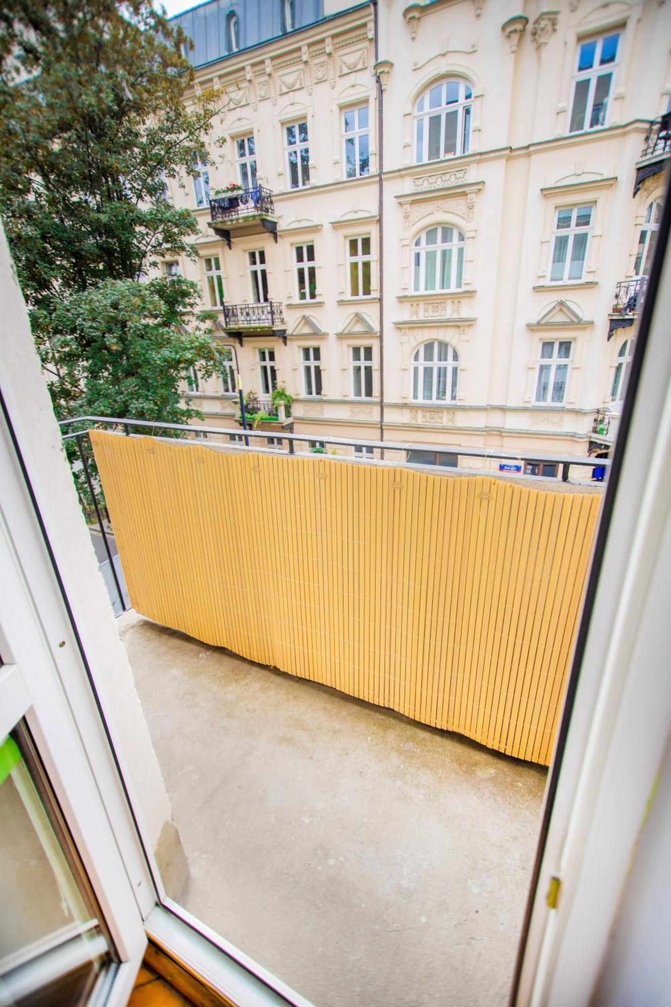Hoza Str Apt. Great Location. Close To Everything. Apartment *