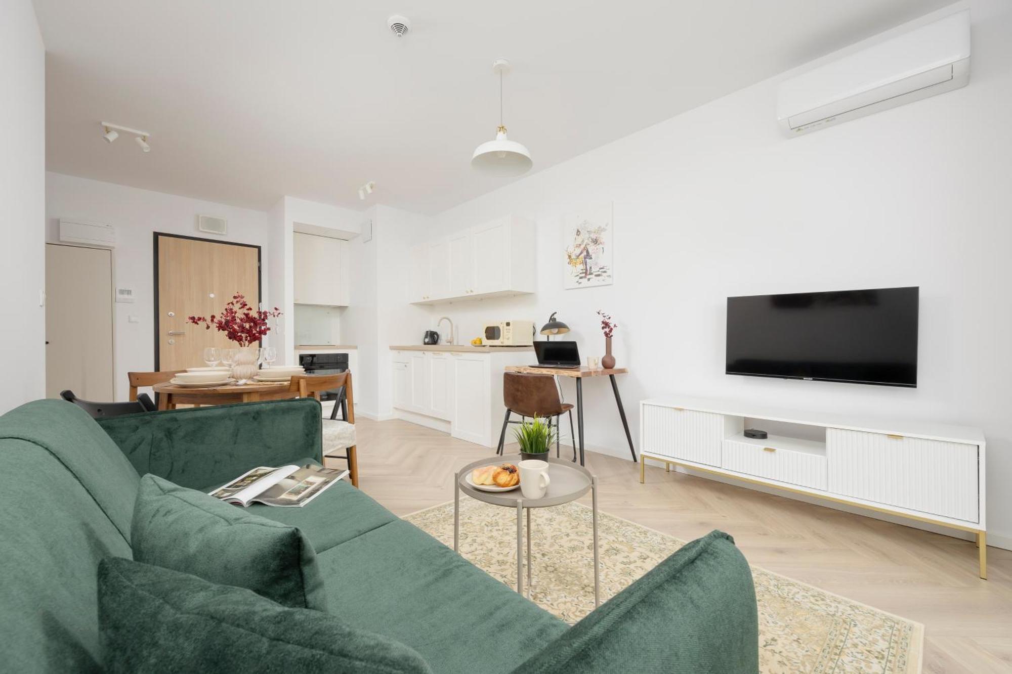 Modern With Balcony Near Aleje Jerozolimskie By Renters * Warszawa