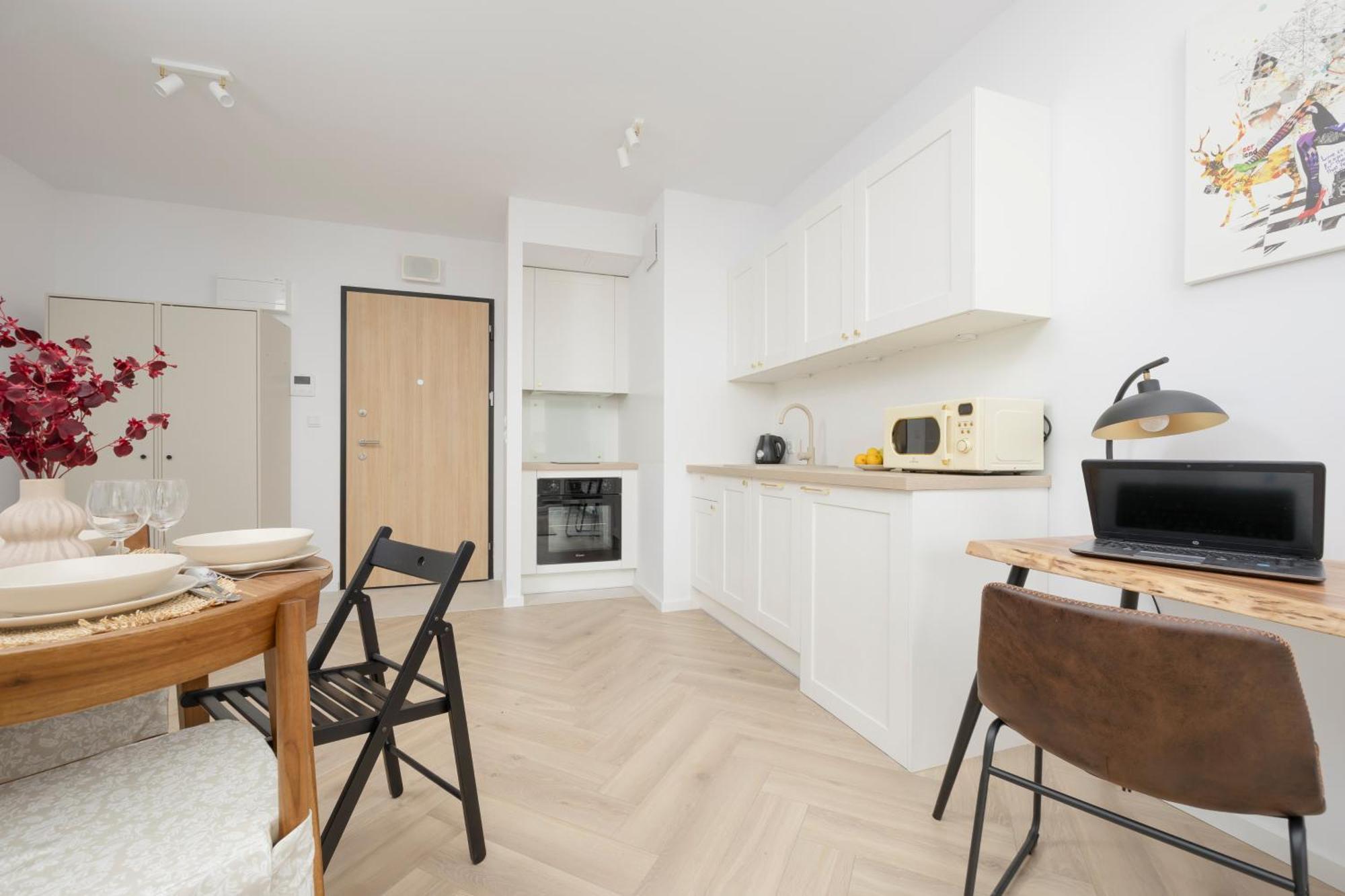 Modern With Balcony Near Aleje Jerozolimskie By Renters Warszawa