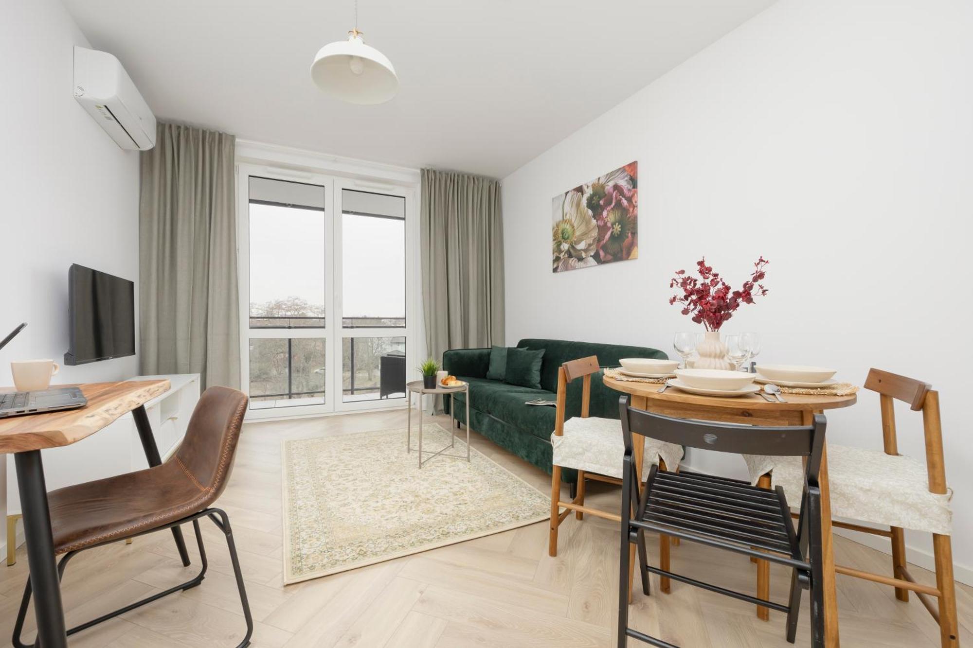 Apartamento Modern With Balcony Near Aleje Jerozolimskie By Renters Varsóvia