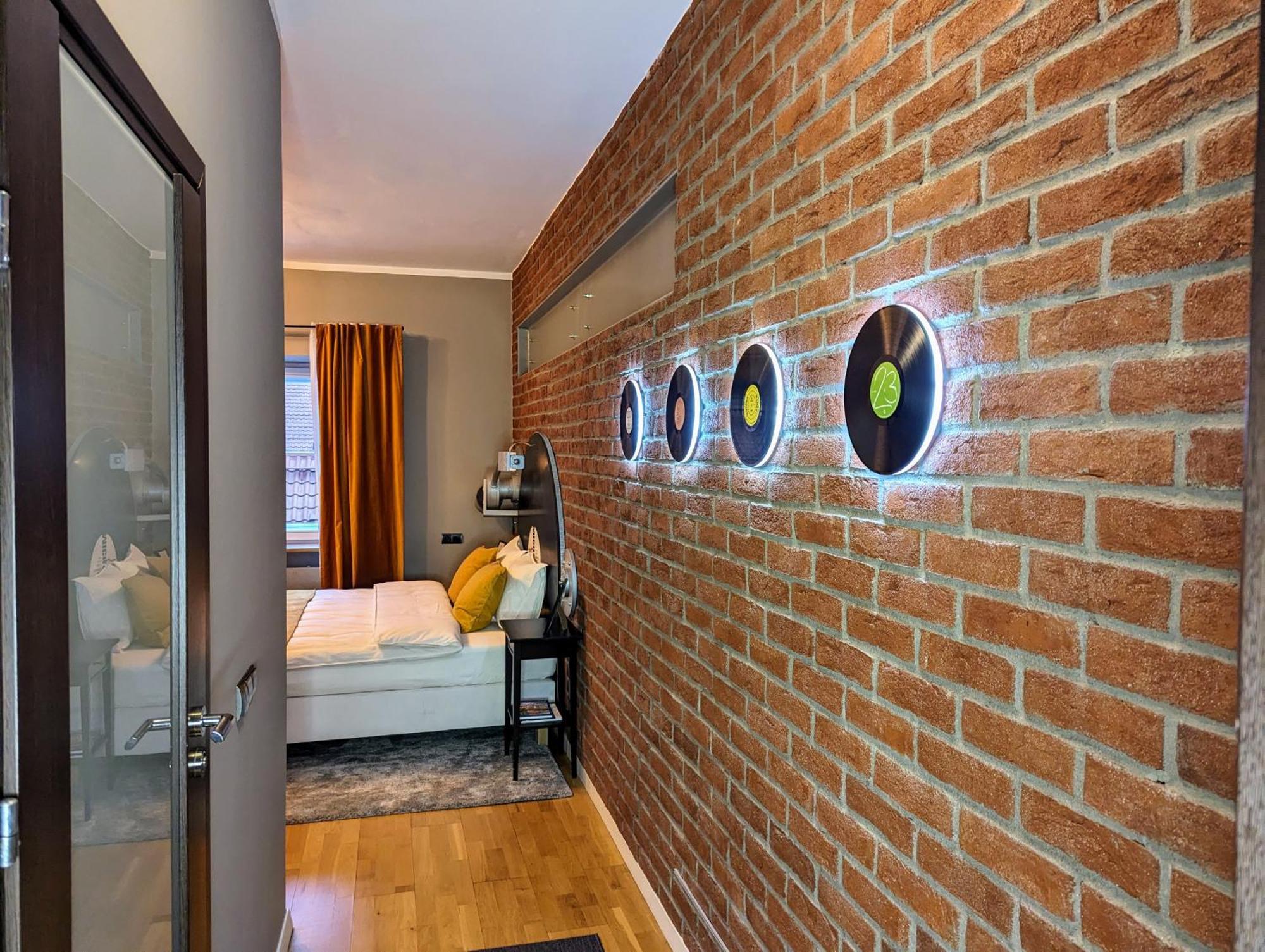 Bella Luna Luxury - Chic In Historic Square