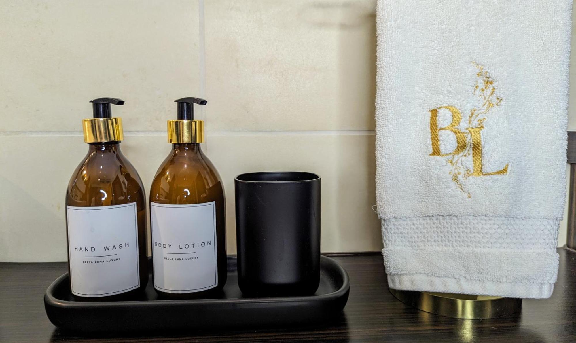 Bella Luna Luxury - Chic In Historic Square Apartment Warsaw