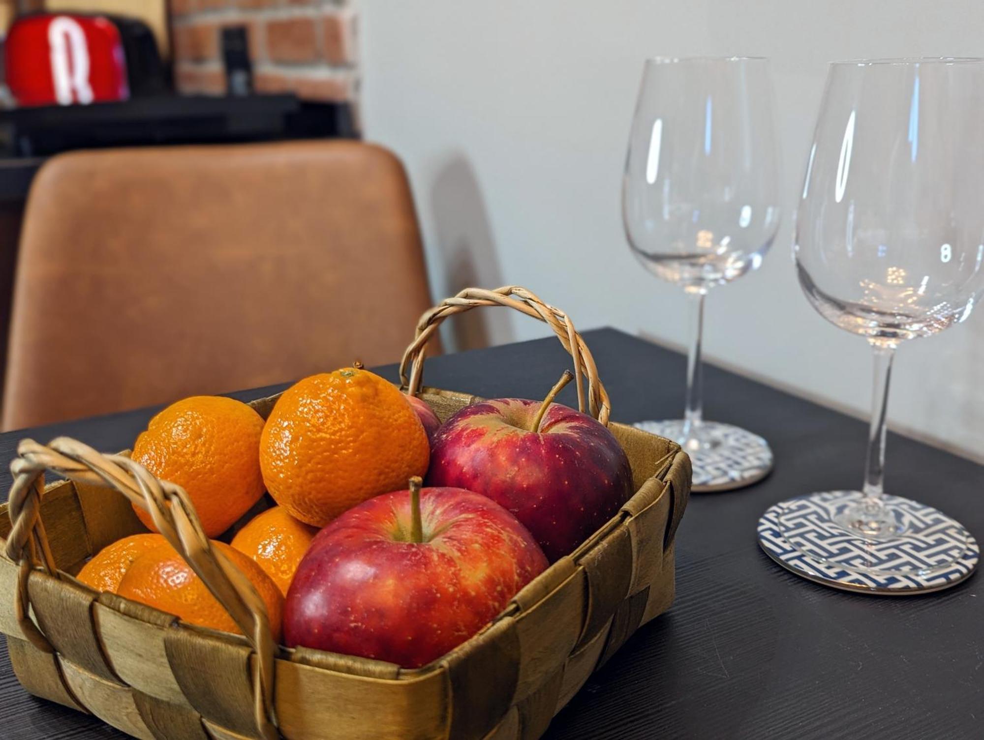 Bella Luna Luxury - Chic In Historic Square