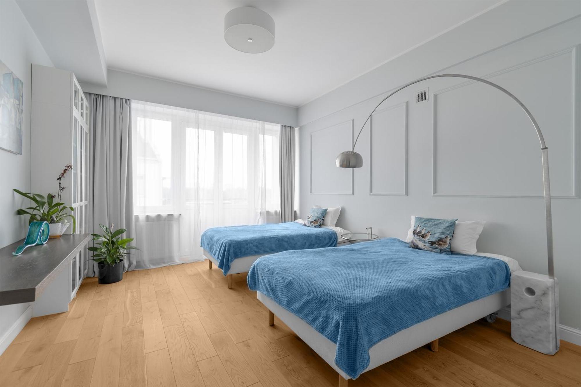 Unitapartament Delux: Elegant Center Near Zbawiciela Square Apartment