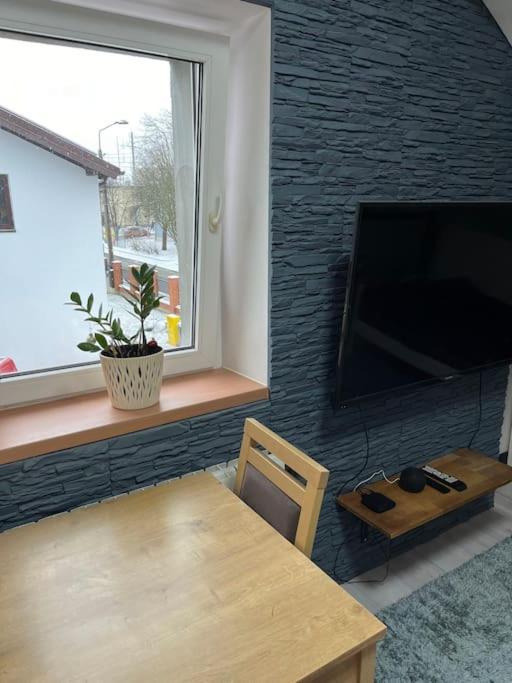 Apartment In Wola- Near Progresja-direct Bus To Old Town *