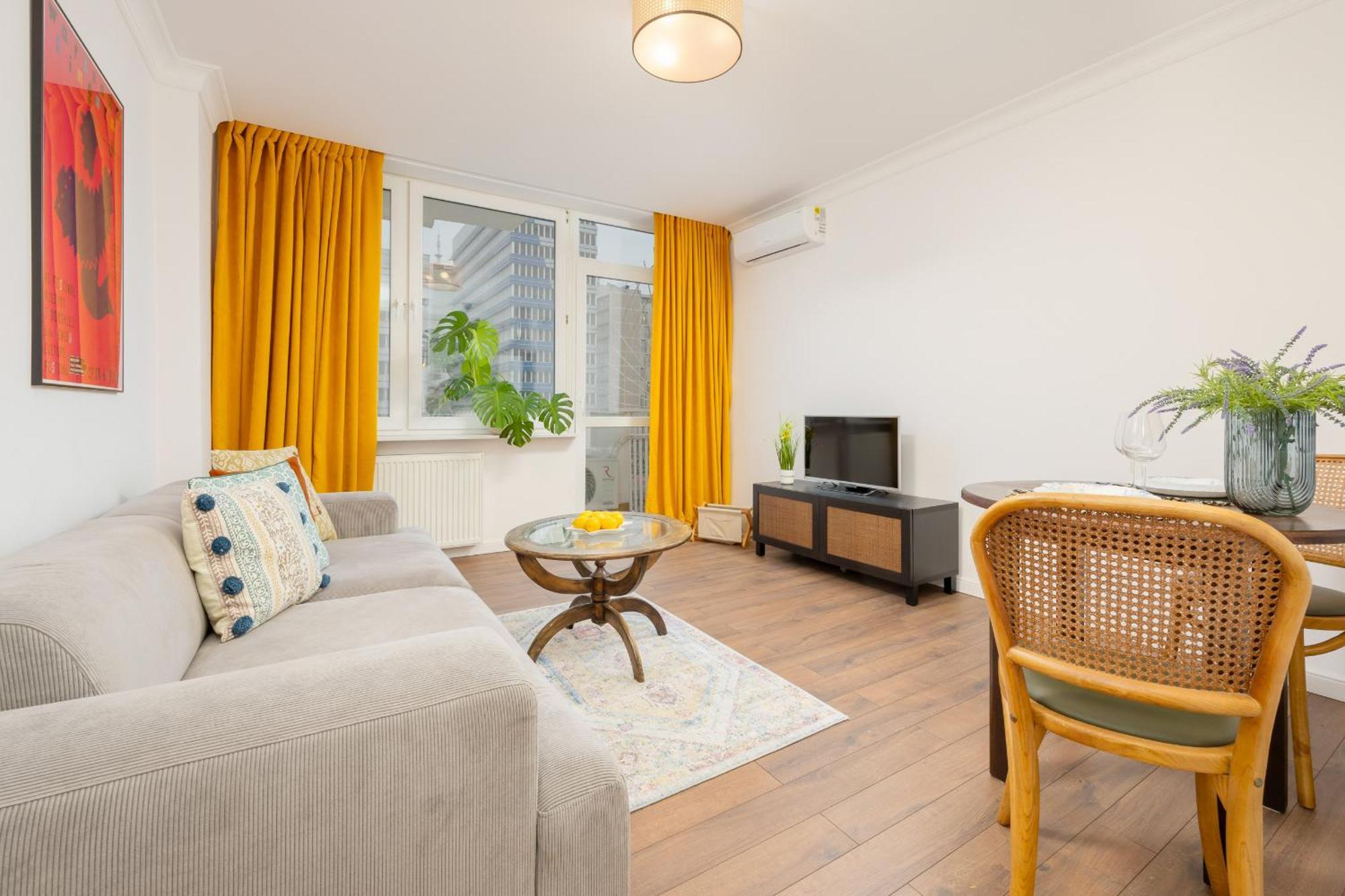 Căn hộ Marszalkowska Stylish With Balcony Center By Renters *