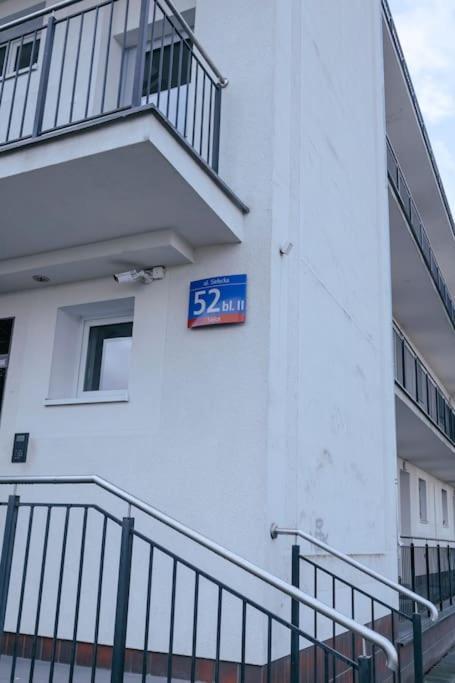 Apartment Sielecka 52 - 4os Apartament *