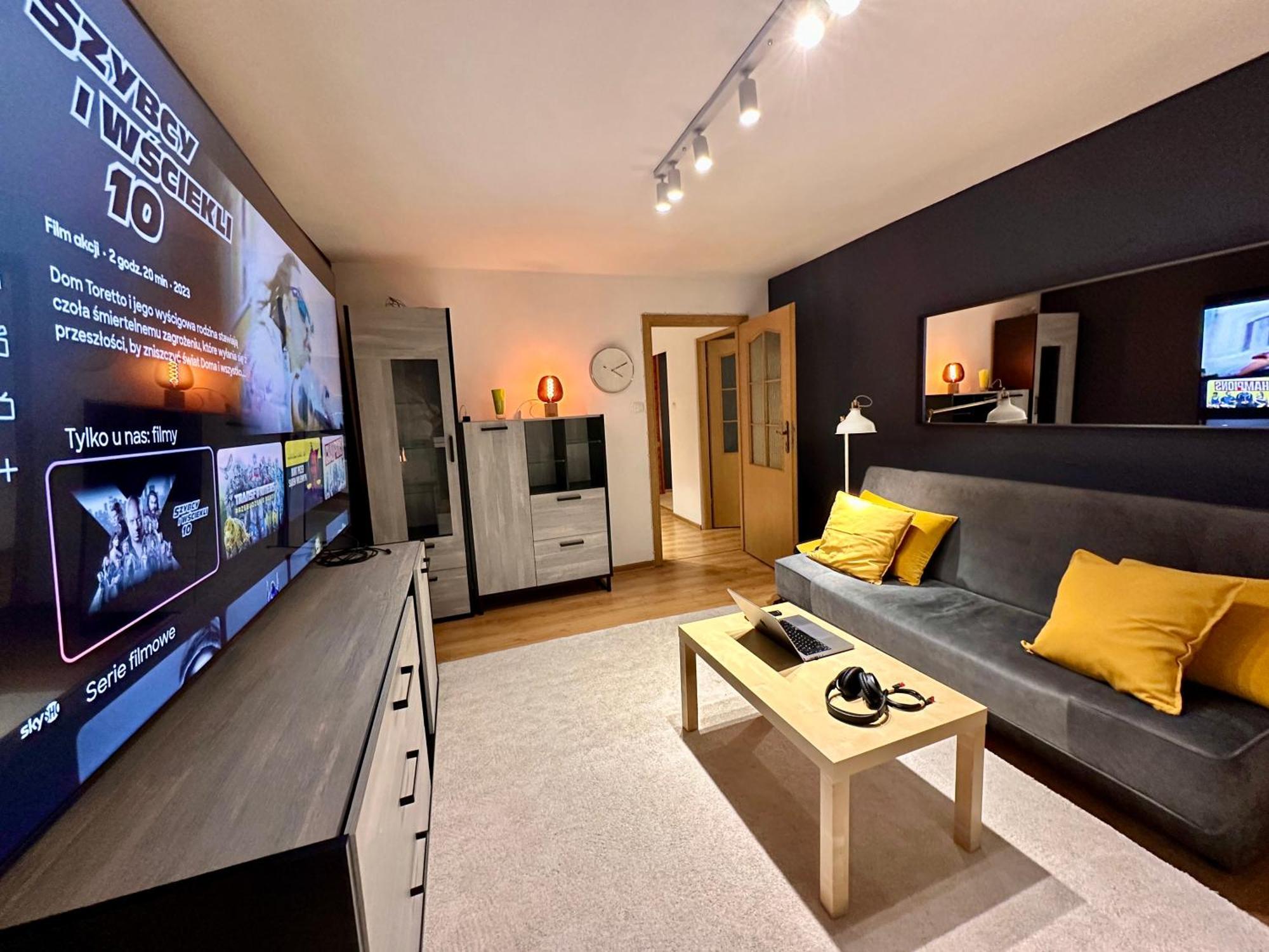 View 3 Fast Wifi 1gbs 85'tv Amazontv Hbo Disney+