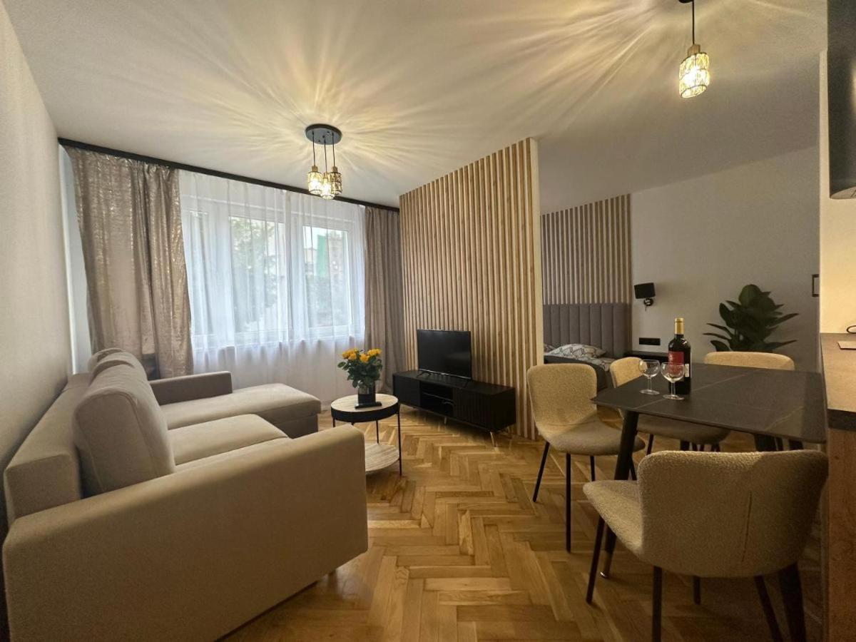 Zlota 69 By Homeprime Apartment *