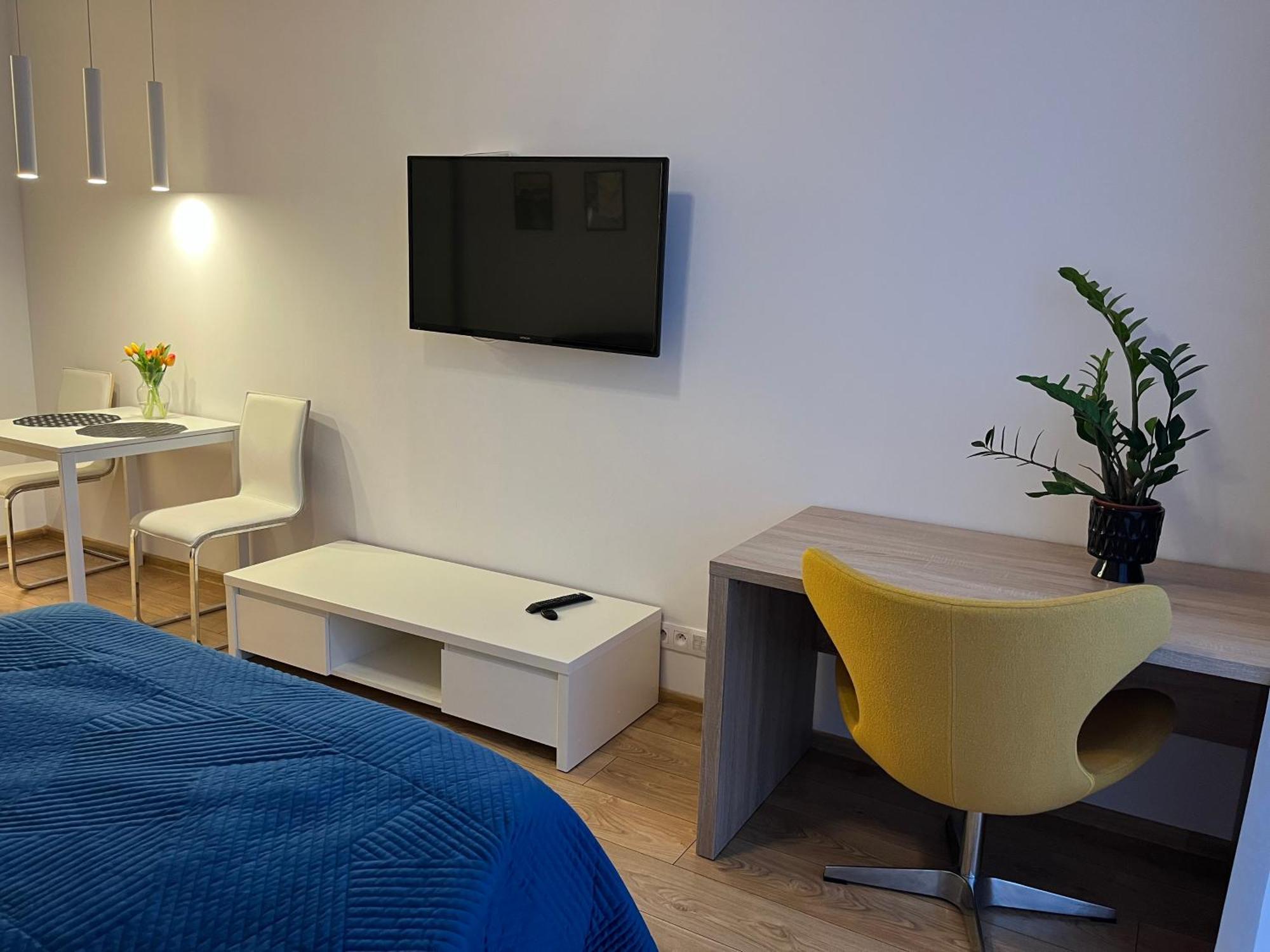 Aleje Jerozolimskie 216 By Perfect Warsaw