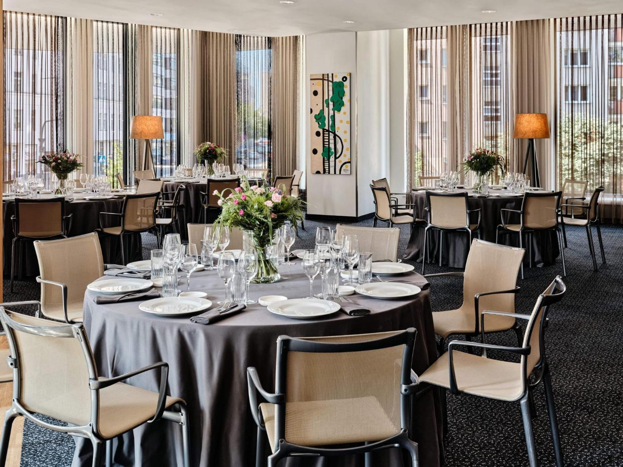 - Centre By Ihg Hotel Warschau