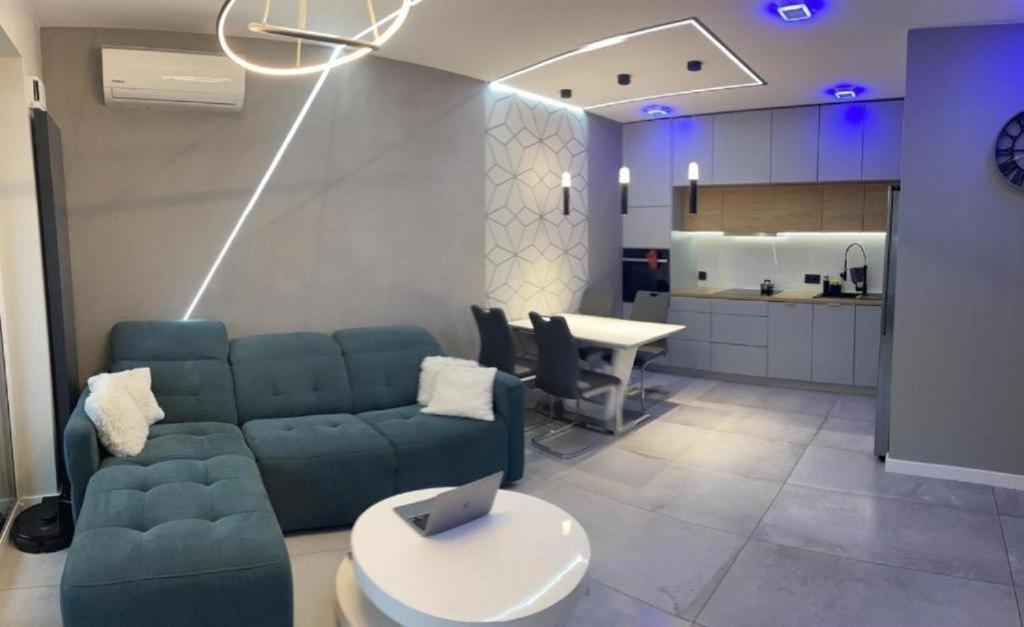 Vip Cybernetyki Apartment