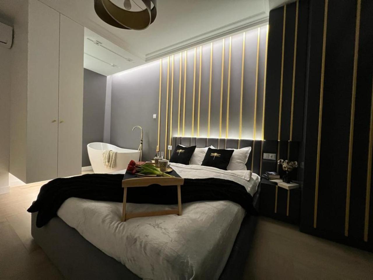 Vipwarsawapartments Pl Gold Mennica Apartment *