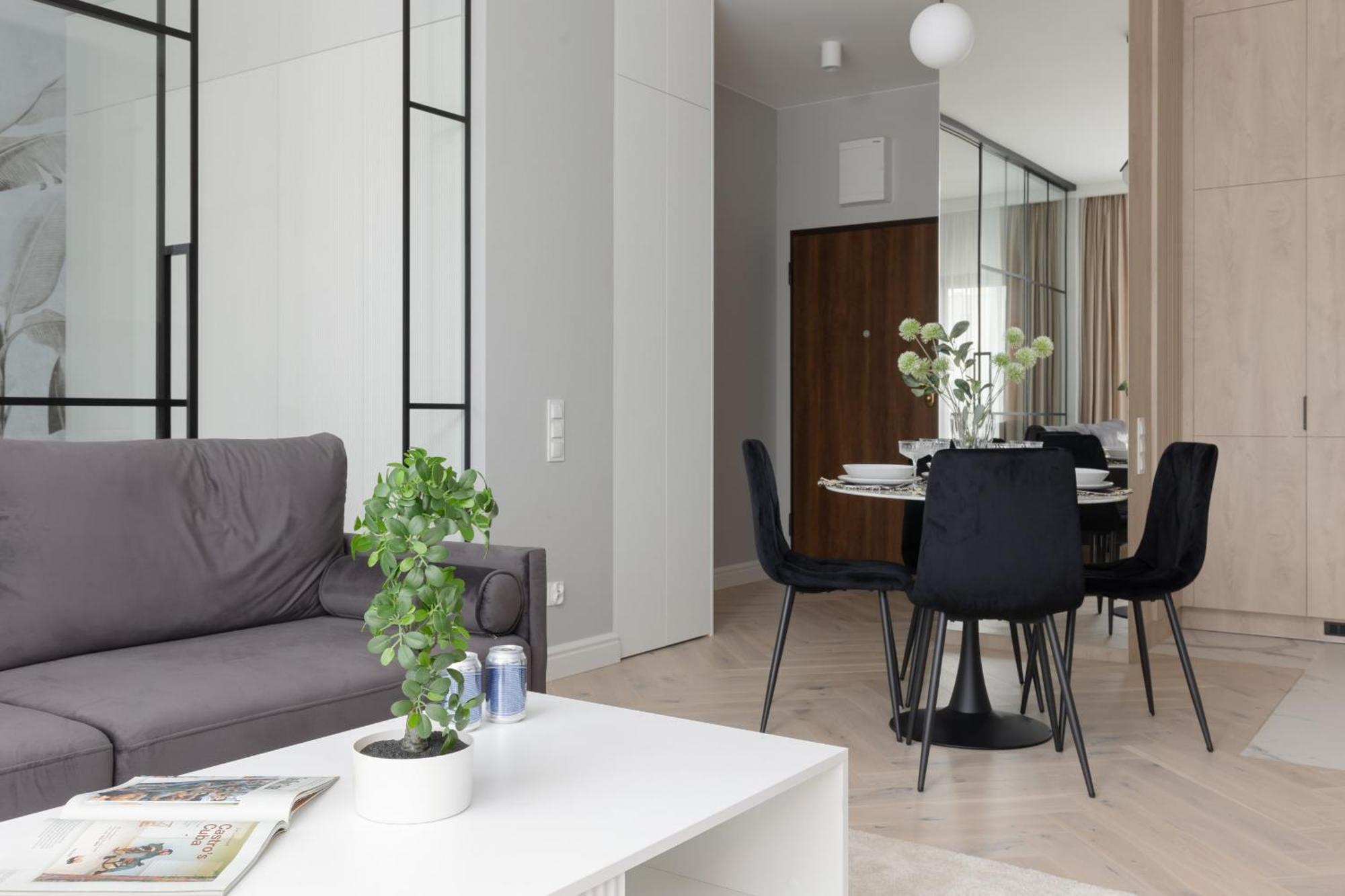 Art Deco Mokotow With Parking & Gym By Renters Prestige Apartment