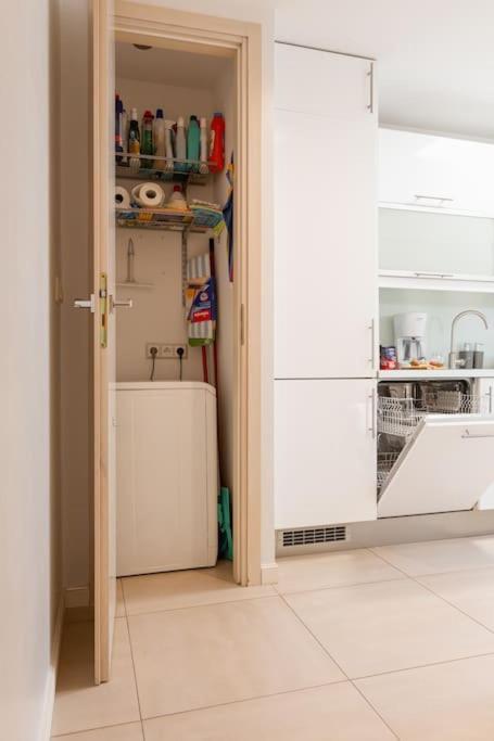 Great 2 Bdr Apartment, Prestigious Location In The Center Of Warsaw. Apartamento