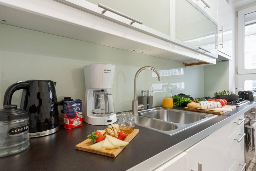 Apartamento Great 2 Bdr Apartment, Prestigious Location In The Center Of Warsaw. Varsóvia