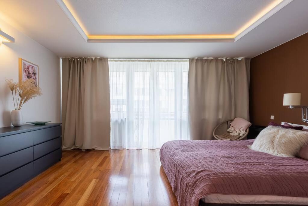 Great 2 Bdr Apartment, Prestigious Location In The Center Of Warsaw. Varsóvia