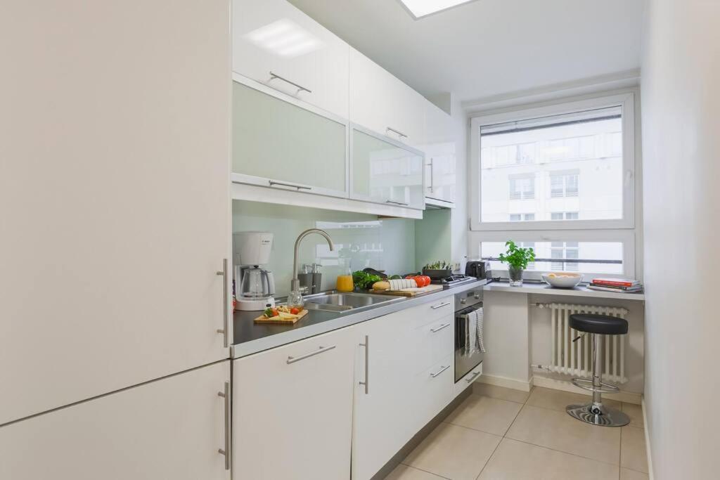 Great 2 Bdr Apartment, Prestigious Location In The Center Of Warsaw. * Varsóvia