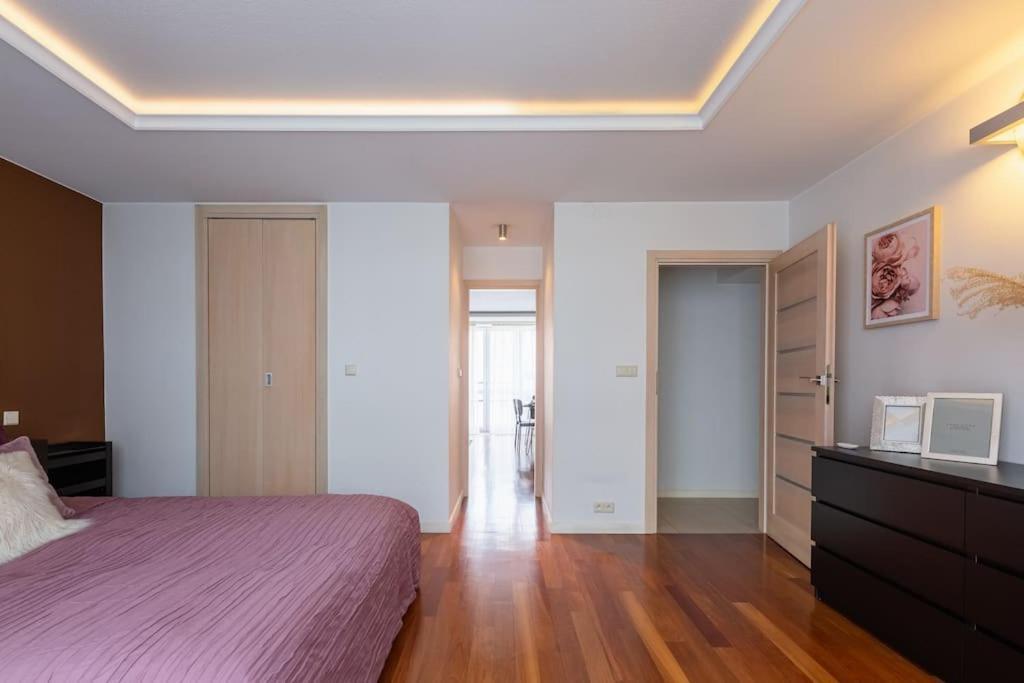 Great 2 Bdr Apartment, Prestigious Location In The Center Of Warsaw. Varsóvia