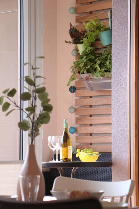 Căn hộ Comfy, Familly Friendly Apartment. Balcony. Garage. Warsaw