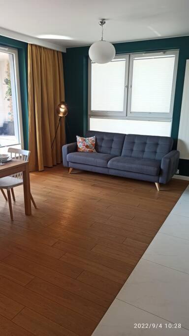 Comfy, Familly Friendly Apartment. Balcony. Garage. *