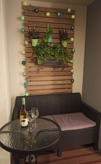 Comfy, Familly Friendly Apartment. Balcony. Garage. Căn hộ