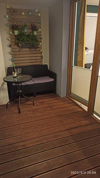 Comfy, Familly Friendly Apartment. Balcony. Garage. Căn hộ