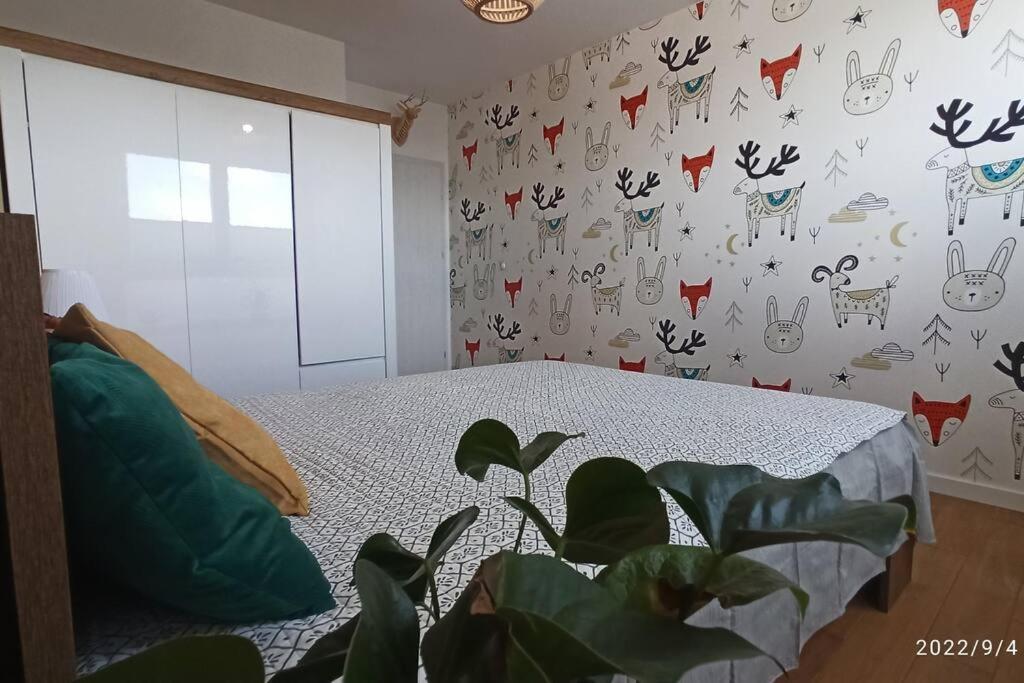 Comfy, Familly Friendly Apartment. Balcony. Garage. * Warsaw