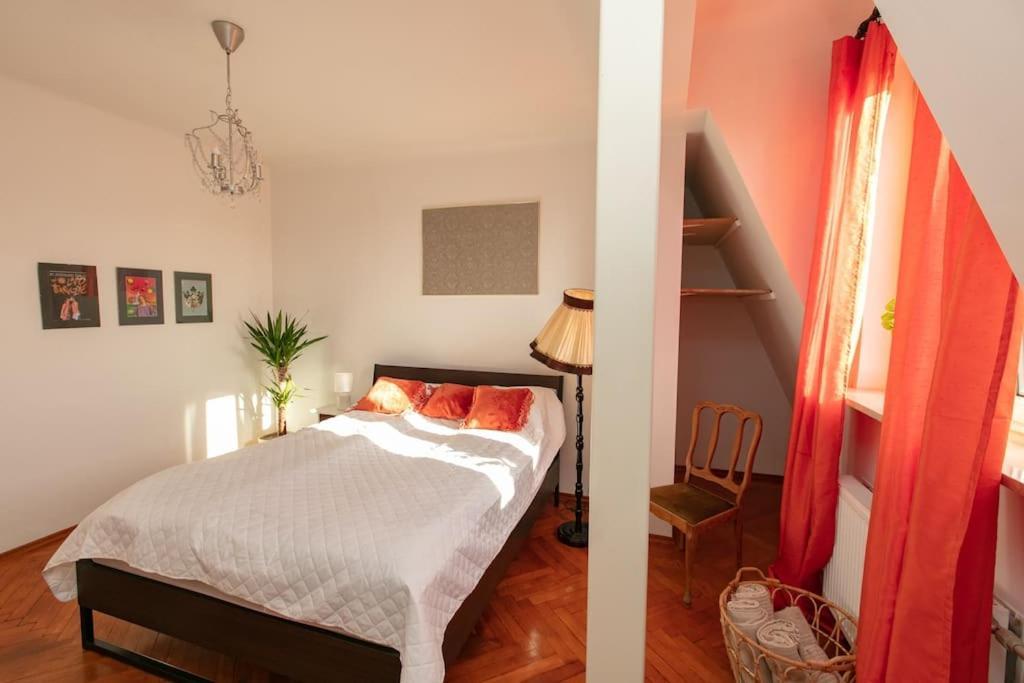 Apartment Miejski Czar Retro. Plac Zbawiciela! *